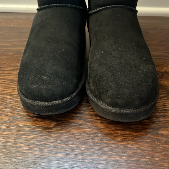 Women’s size 9 tall black UGGS. - Picture 4 of 9